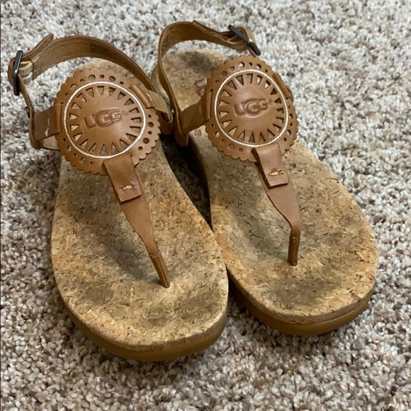 size 2 sandals ladies